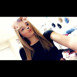 Meet your Posher, Caitlyn